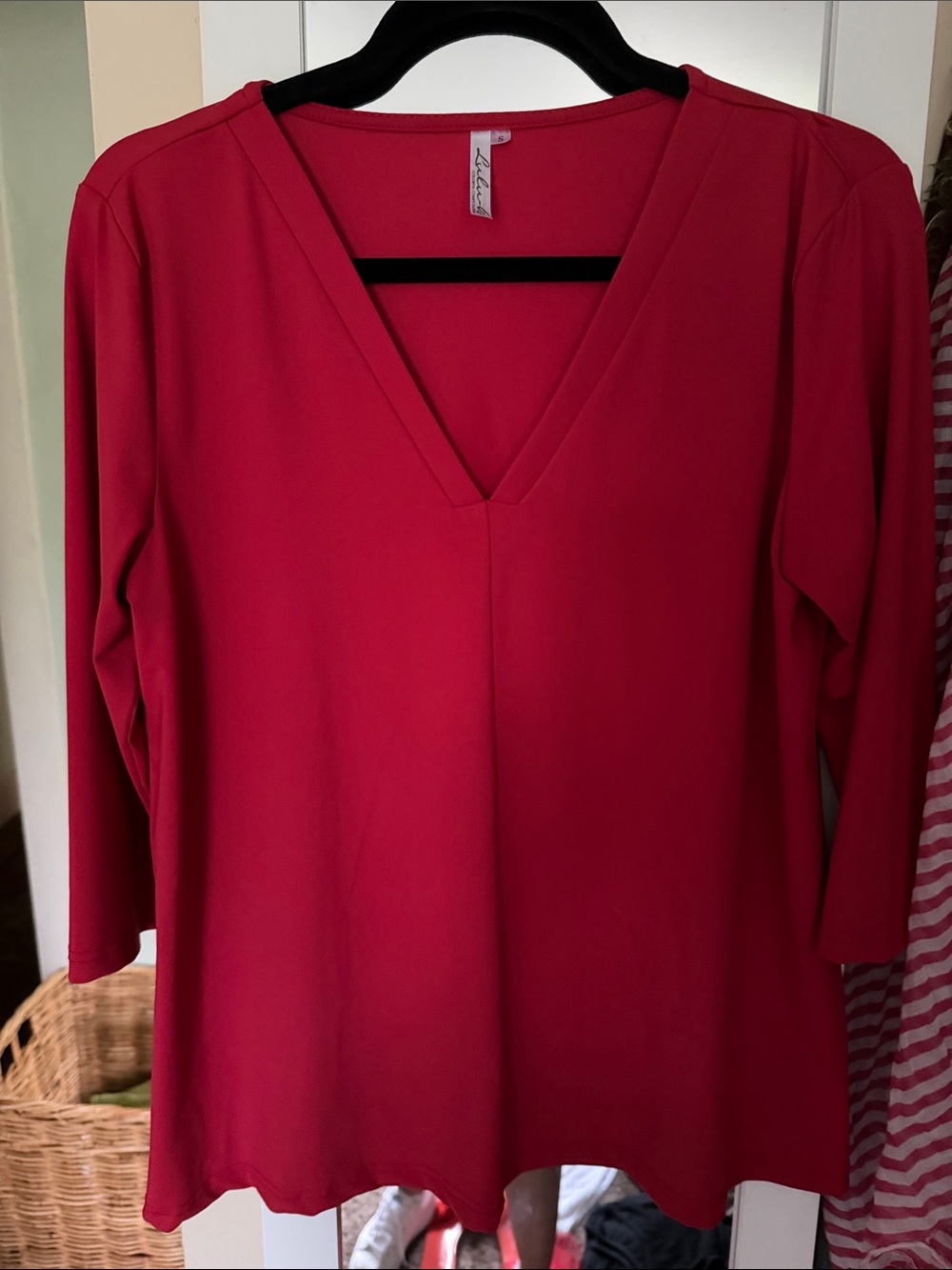 Lulu-B V-Neck 3/4 Sleeve Tunic in Deep Pink